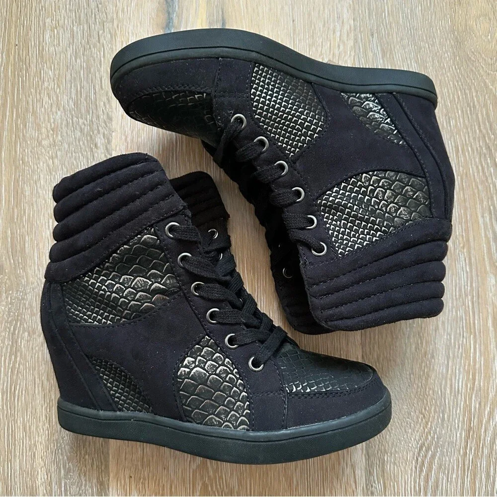 Call It Spring Black Gold Faux Suede Booties Hidden Wedge Hidden Heel - US 7